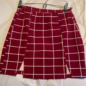 M-slit hem grid skirt
